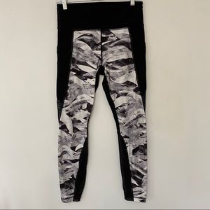 Athleta Salutation Stash Pocket Legging